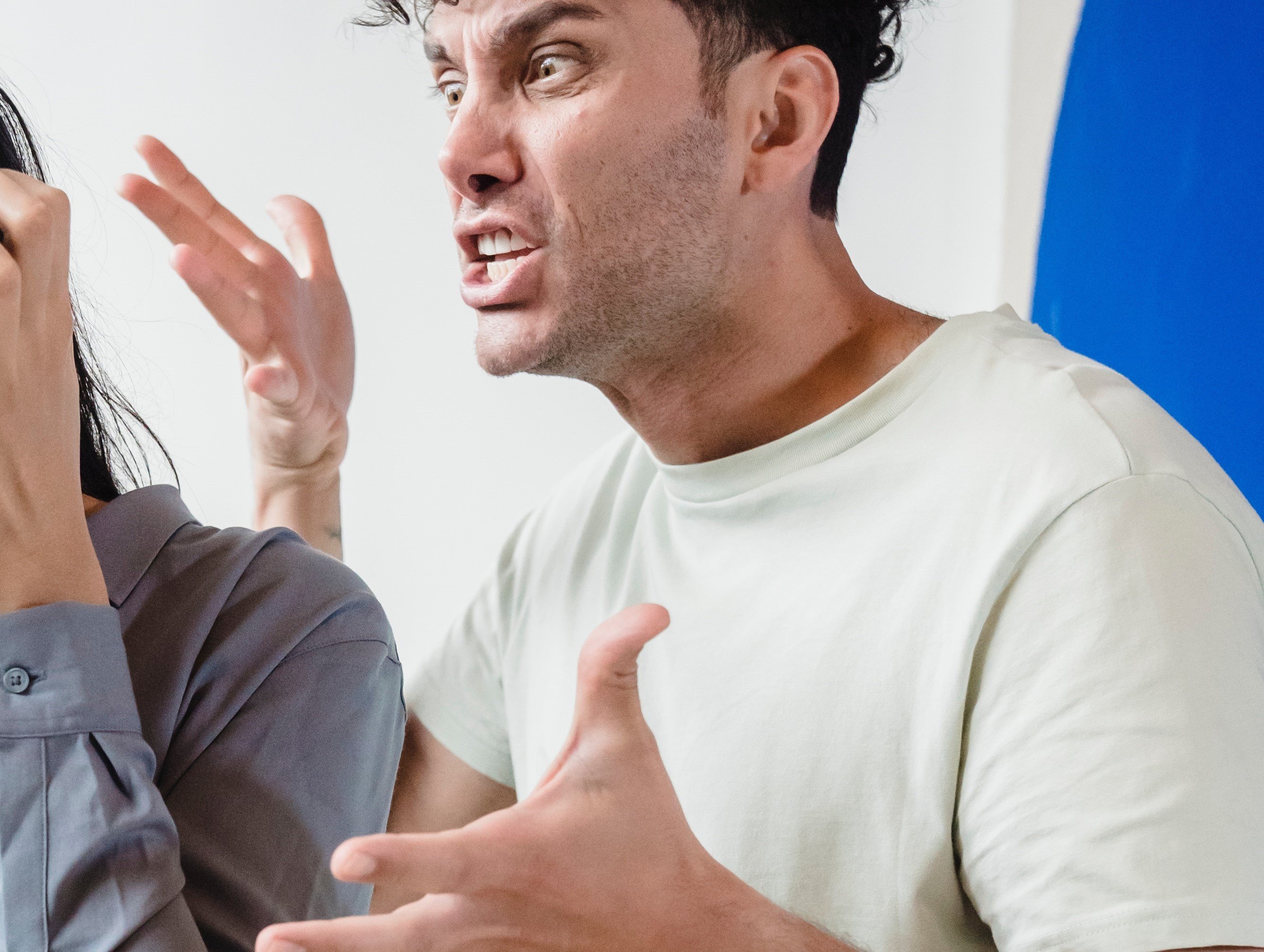 A husband shouting at his wife | Source: Pexels